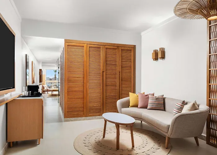אתר נופש Doubletree By Hilton Sheikh Bay שארם א-שייח