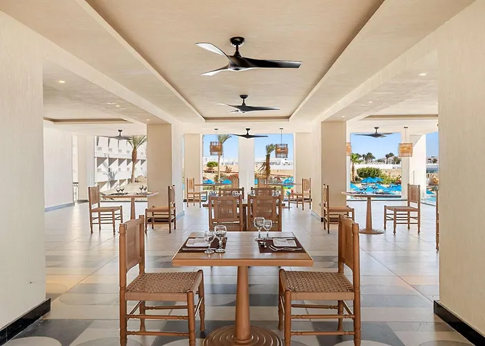 Doubletree By Hilton Sheikh Bay 4* שארם א-שייח
