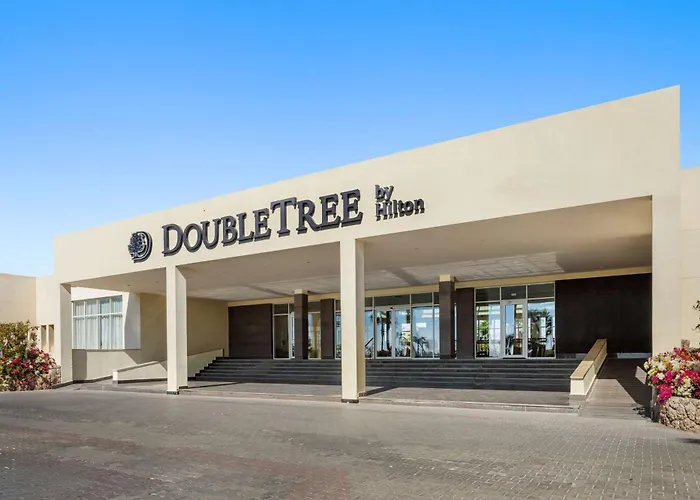 אתר נופש Doubletree By Hilton Sheikh Bay 4*